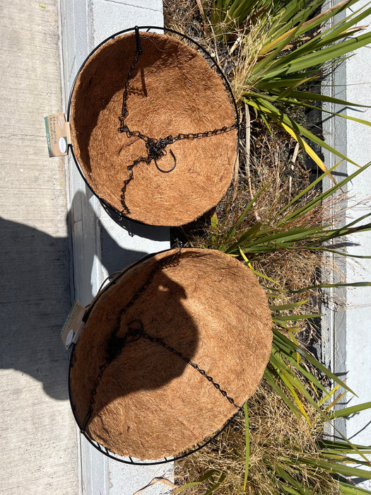 Metal hanging baskets /w Liner planter pot