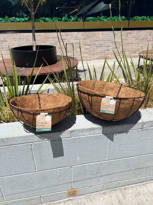 Metal hanging baskets /w Liner planter pot
